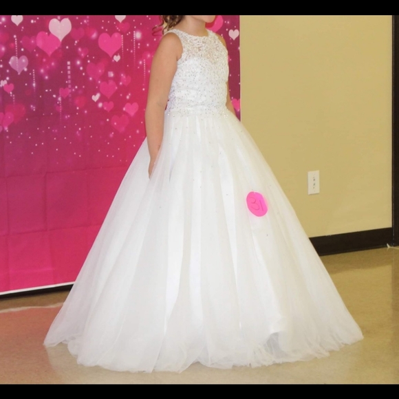 Tiffany's white pageant dress